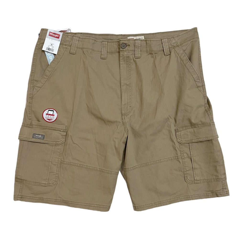 Wrangler Epic Soft Men’s Size 46 Relaxed Fit 10" Inseam Cargo Shorts Tan NWT